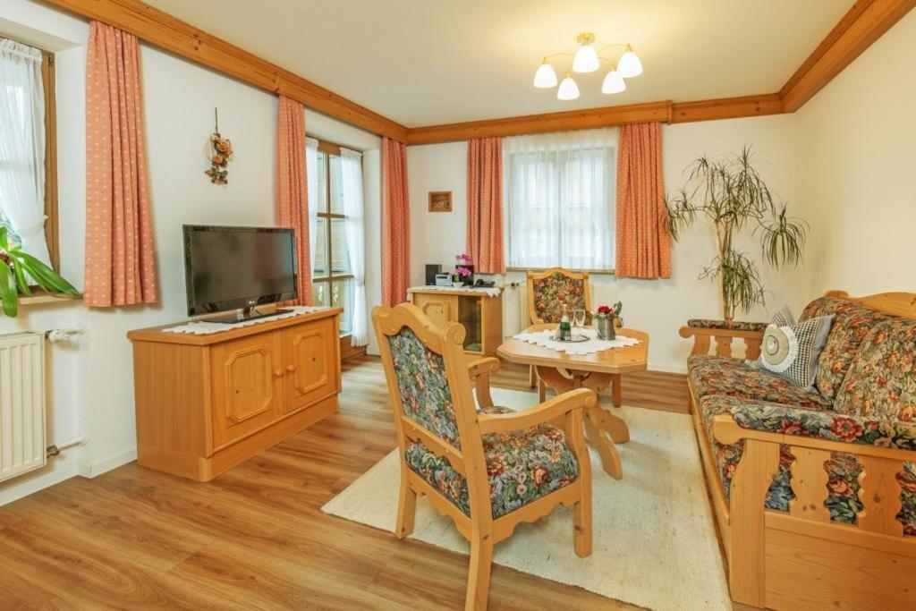 Haus Schmiederer * Reit im Winkl